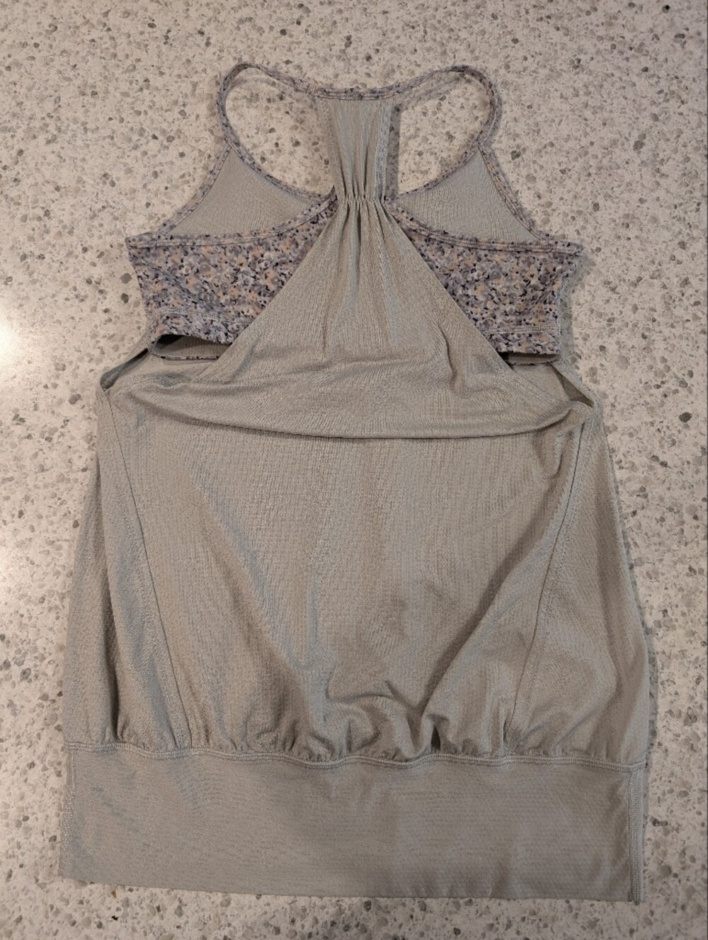 Lululemon 8 No Limits Tank Top Silver Spoon Petite Fleur Grey Built in Bra Flowy - Picture 15 of 16